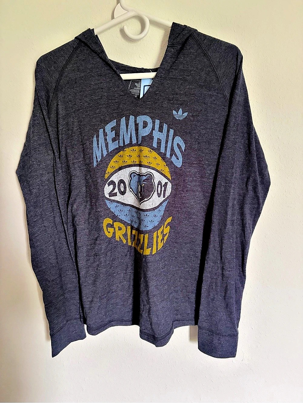 adidas Grizzlies Retro 2001 Graphic Hoodie Graphic Hoodie in Gray Size Medium NW